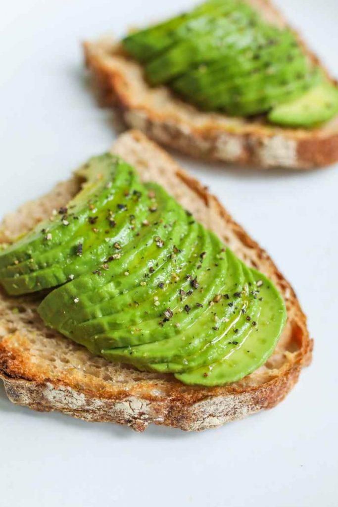 L'avocado nella dieta apporta tante vitamine e grassi monoinsaturi